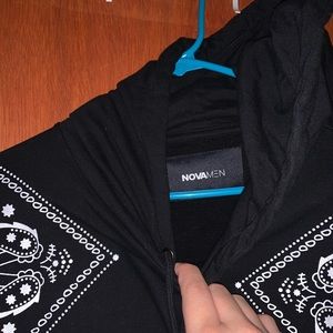 FashionNova Mens sweater. Bandanna design. 3xl but runs like a 2xl. 100% cotton